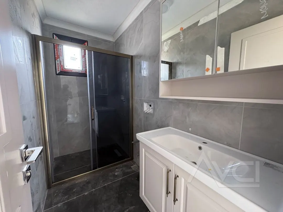 AVCI’DAN KÜÇÜKKUYUDA SİTE İÇERİSİNDE MÜSTAKİL YOLA YAKIN 3+1 VİLLA