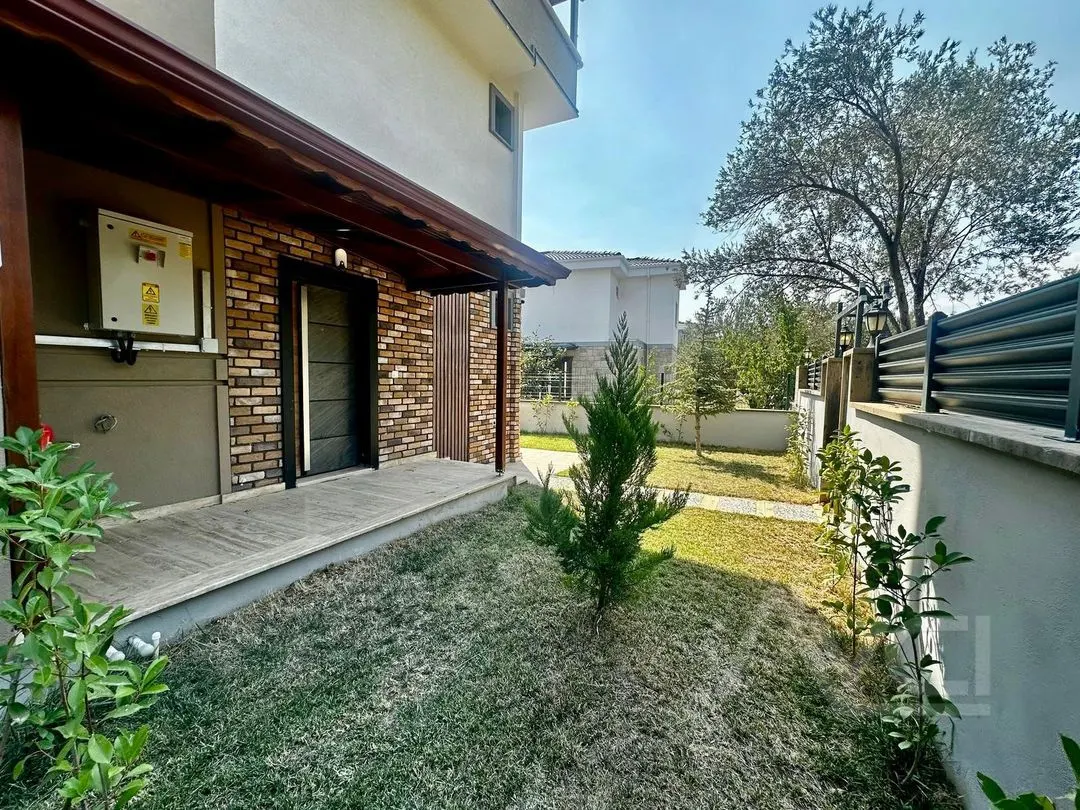 AVCI’DAN 5+1 MÜSTAKİL HAVUZLU DENİZ MANZARALI DENİZE 350 MT  VİLLA