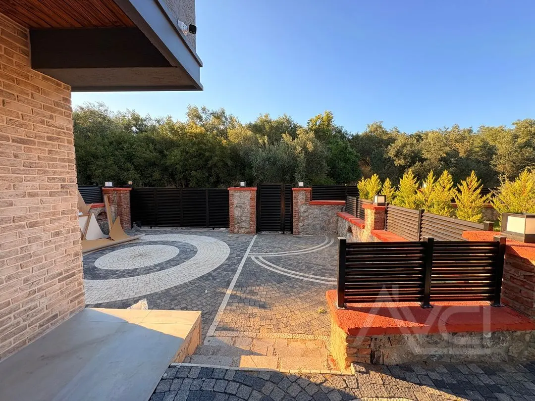 AVCI’DAN AVCILAR’DA 600M2 4+1 MÜSTAKİL HAVUZLU LÜKS VİLLA