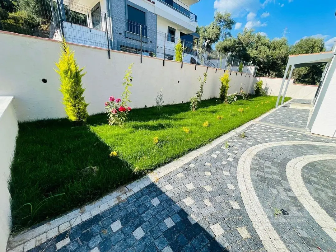 AVCI’DAN 400 M2 ARSA TAM MÜSTAKİL DENİZ MANZARALI VİLLA