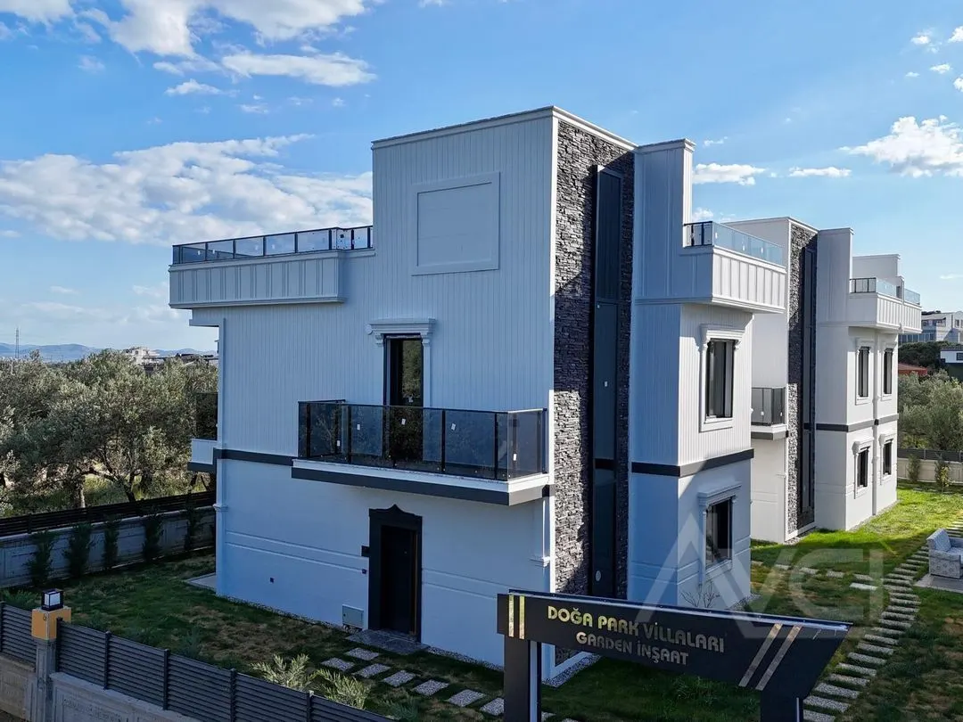 AVCI’DAN HAVUZLU GİRİŞTE ODALI 4+1 LÜKS VİLLALAR