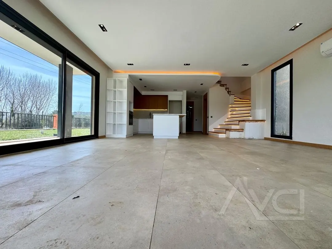 AVCI’DAN 440M2 ARSA GÜRE YOLUNDA TAM MÜSTAKİL HAVUZLU VİLLA