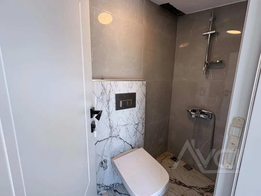 AVCI’DAN NARLI’DA YOL CEPHELİ 3+1 TERASLI VİLLA