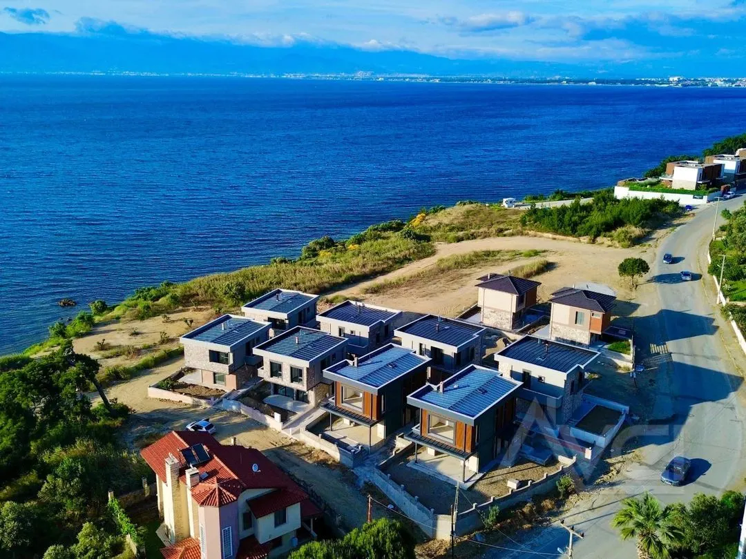 AVCI’DAN PELİTKÖY’DE DENİZE SIFIR TAM MÜSTAKİL FIRSAT VİLLA