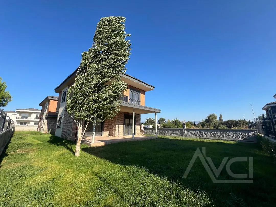 AVCI’DAN 350M2 ARSA İÇİNDE TAM MÜSTAKİL MERKEZİ KONUM VİLLA