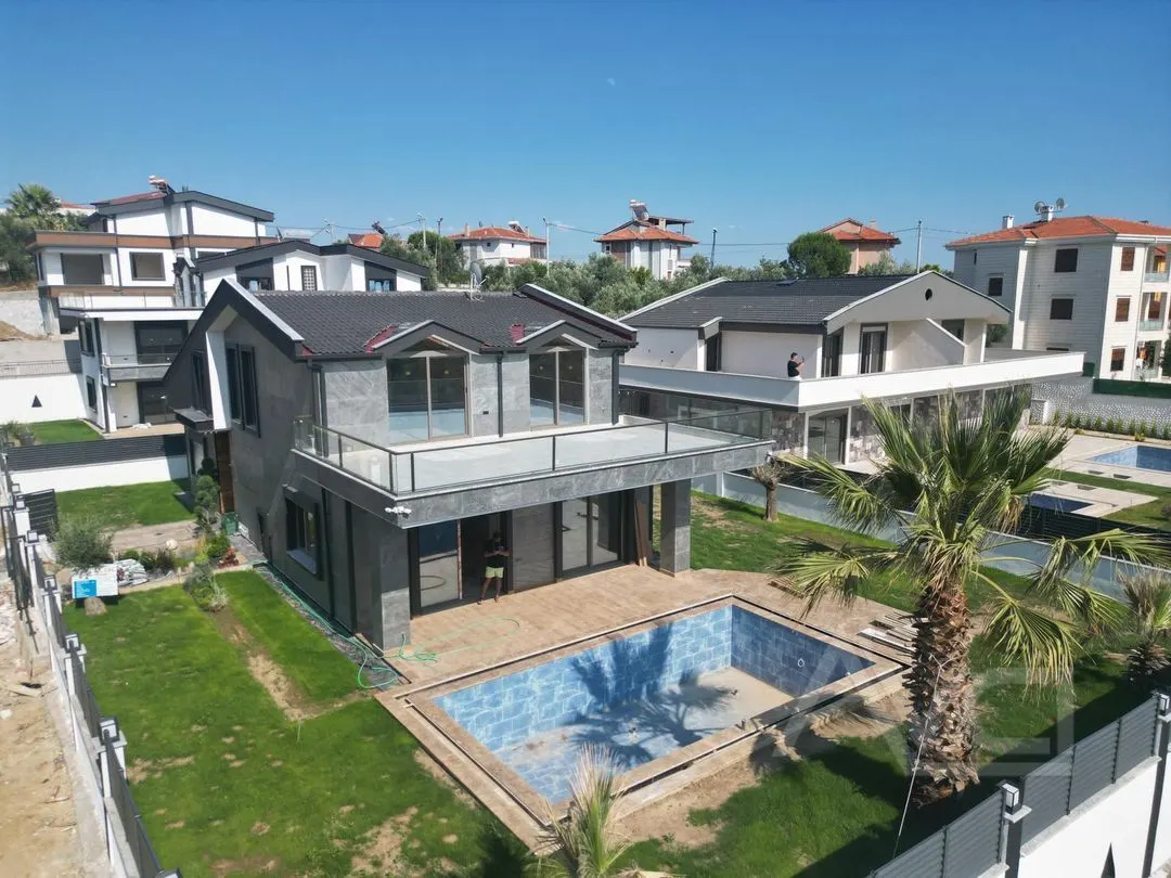 AVCI’DAN 660M2 ARSALI MÜSTAKİL HAVUZLU DENİZ MANZ VİLLA