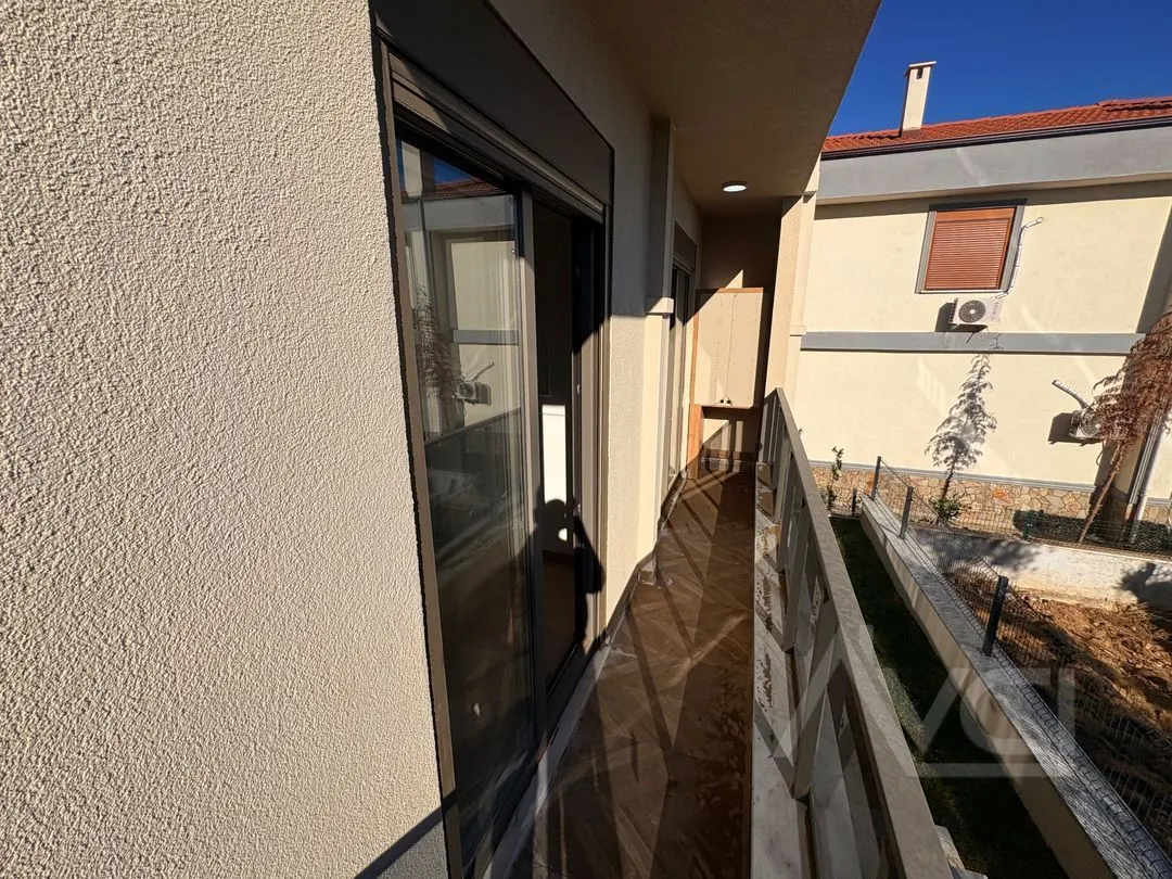 AVCI’DAN GÜRE YOL ALTINDA DENİZE YAKIN 2+1 BAHÇE KULLANIMLI LÜKS DAİRE