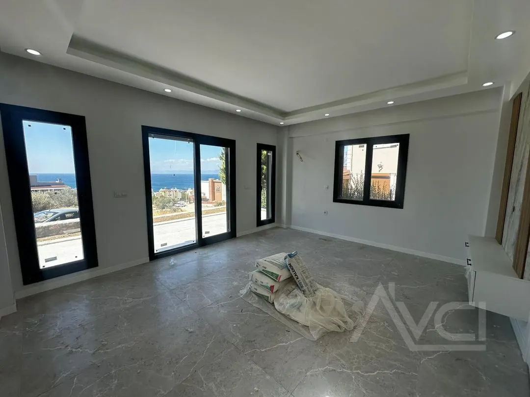 AVCI’DAN TAM MÜSTAKİL BAHÇEDEN DENİZ MANZARALI DENİZ250MT VİLLA