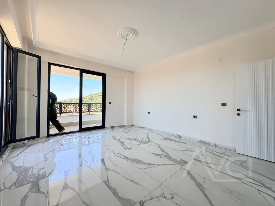 AVCI’DAN NARLI’DA KÖY İÇERİSİNDE 3 KATLI  6+1