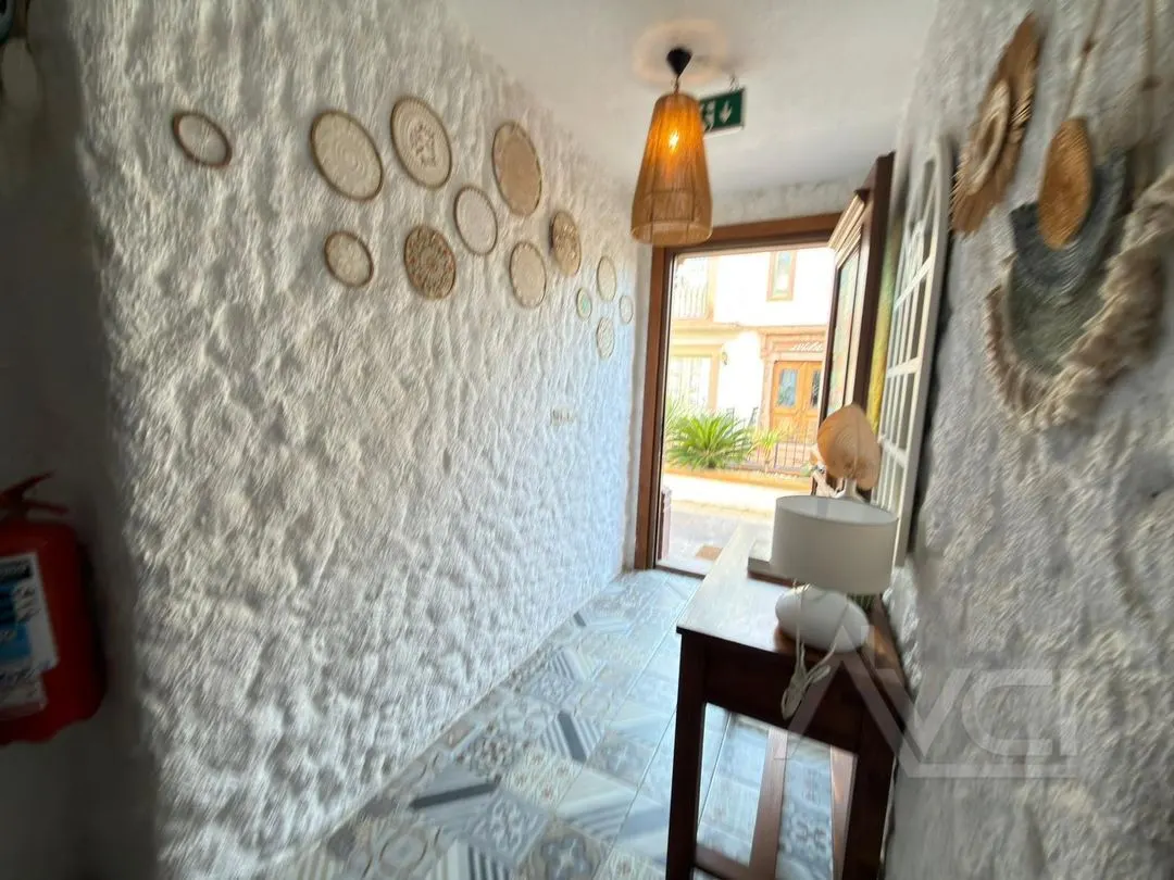 AVCI’DAN CUNDA SAHİLE 50MT 11 ODALI AKTİF TAŞ OTEL