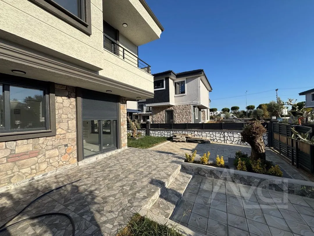 AVCI’DAN MIHLI’DA DENİZE 250MT MÜSTAKİL VİLLA