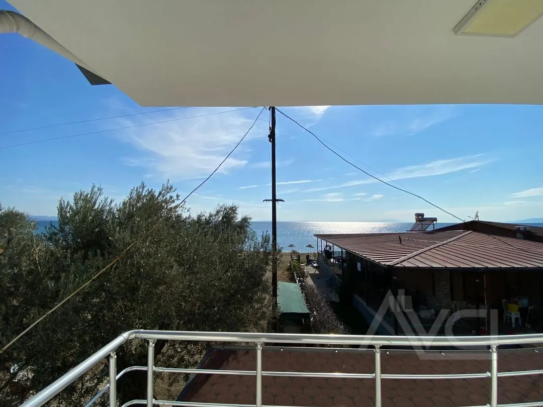 FENERDE DENİZE SIFIR 300M2 ARSA TAM MÜSTAKİL 5+1 VİLLA