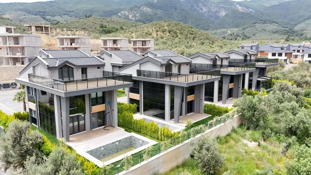 AVCI’DAN 4+1 GİRİŞ ODA HAVUZ GÜVENLİK DENİZ MANZARALI LOFT VİLLA