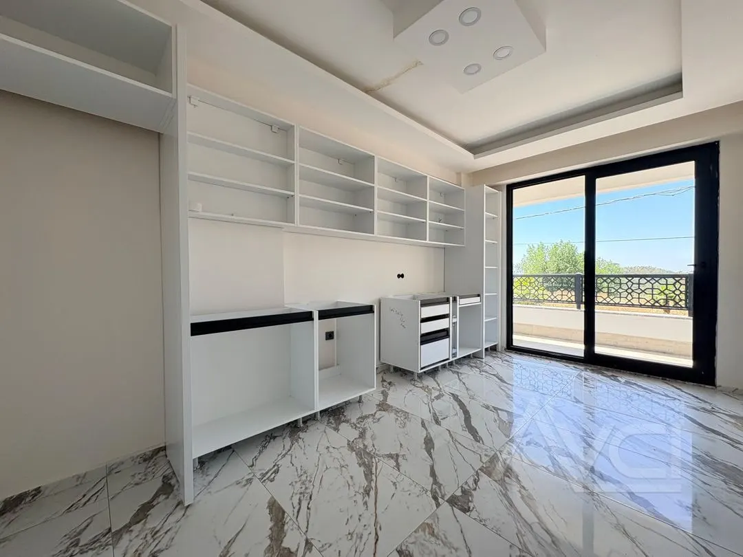 AVCI’DAN NARLI’DA KÖY İÇERİSİNDE 3 KATLI  6+1