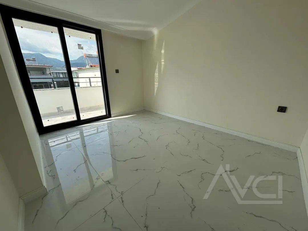 GÜRE DENİZE 30MT DENİZE 2. SIRADA SIFIR 4+1 VİLLA
