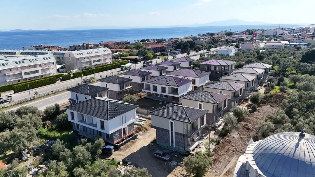 AVCI-YALI ADATEPE DENİZE 100MT HAVUZLU 6,000M2 İÇİNDE 4+1 VİLLA