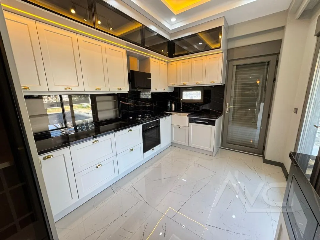 AVCI’DAN YOL ALTI 400 M2 ARSALI MÜSTAKİL HAVUZLU 6+1 VİLLA