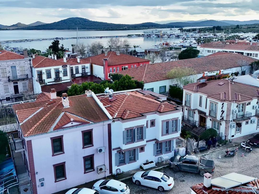 AVCI’DAN CUNDA SAHİLE 50MT 11 ODALI AKTİF TAŞ OTEL