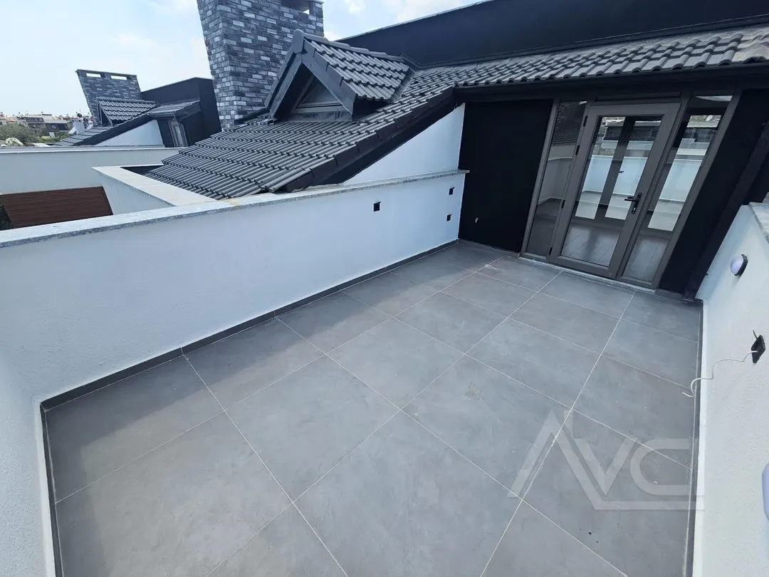 AVCI'DAN YOLUN ALTINDA TAM MÜSTAKİL HAVUZLU LOFT VİLLA