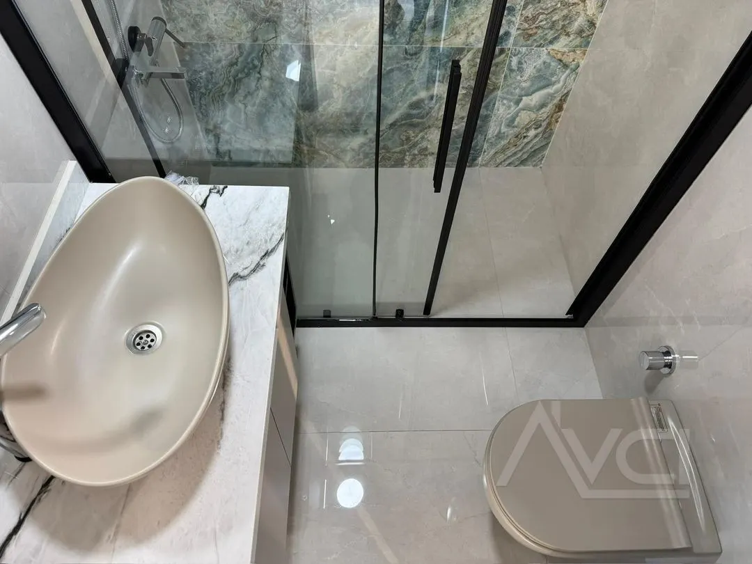 AVCI’DAN YÜRÜYÜŞ YOLUNDA CEPHELİ 400M2 ARSA İÇİNDE VİLLA