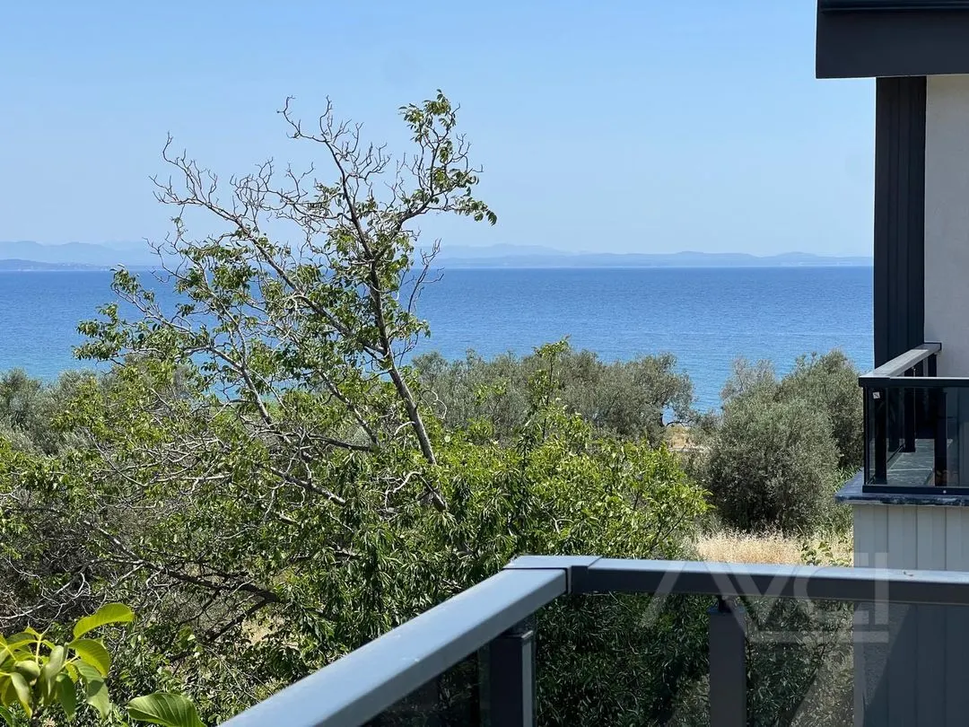 AVCI’DAN NARLI ALTINDA DENİZE 50MT LÜKS TAM MÜSTAKİL VİLLA