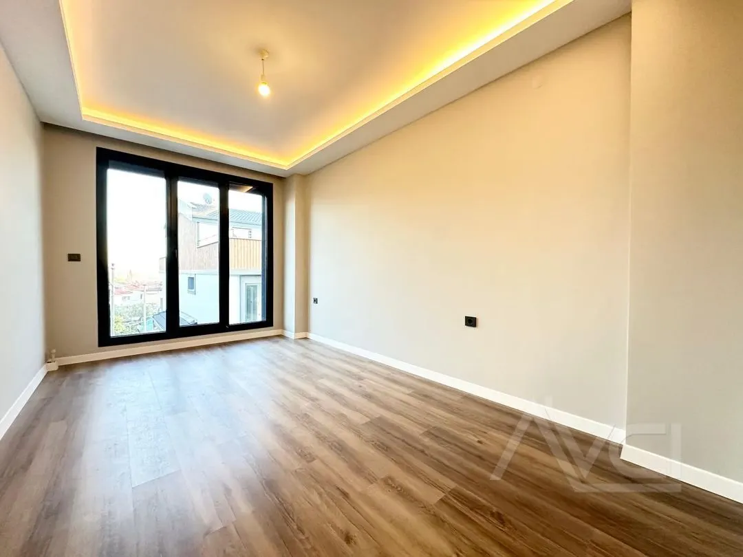 AVCI’DAN SIFIR TERASLI FULL ISLAK ZEMİNLİ VİLLA