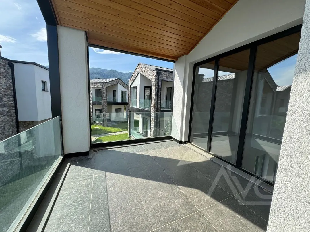 AVCI’DAN ÖDÜLLÜ PROJE HAVUZLU GİRİŞ ODALI MÜSTAKİL LOFT VİLLA