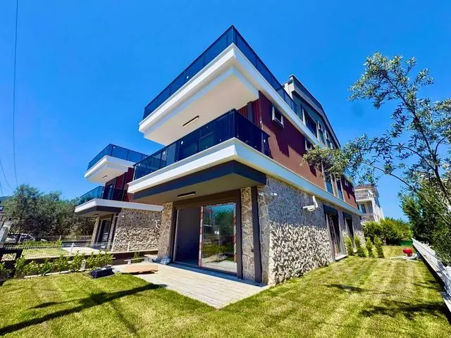 AVCI’DAN NARLI ALTINDA DENİZE 150MT 3+1 SIFIR VİLLA