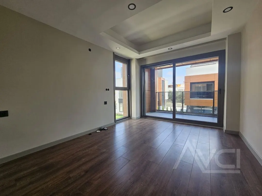 AVCI'DAN YOLUN ALTINDA TAM MÜSTAKİL HAVUZLU LOFT VİLLA
