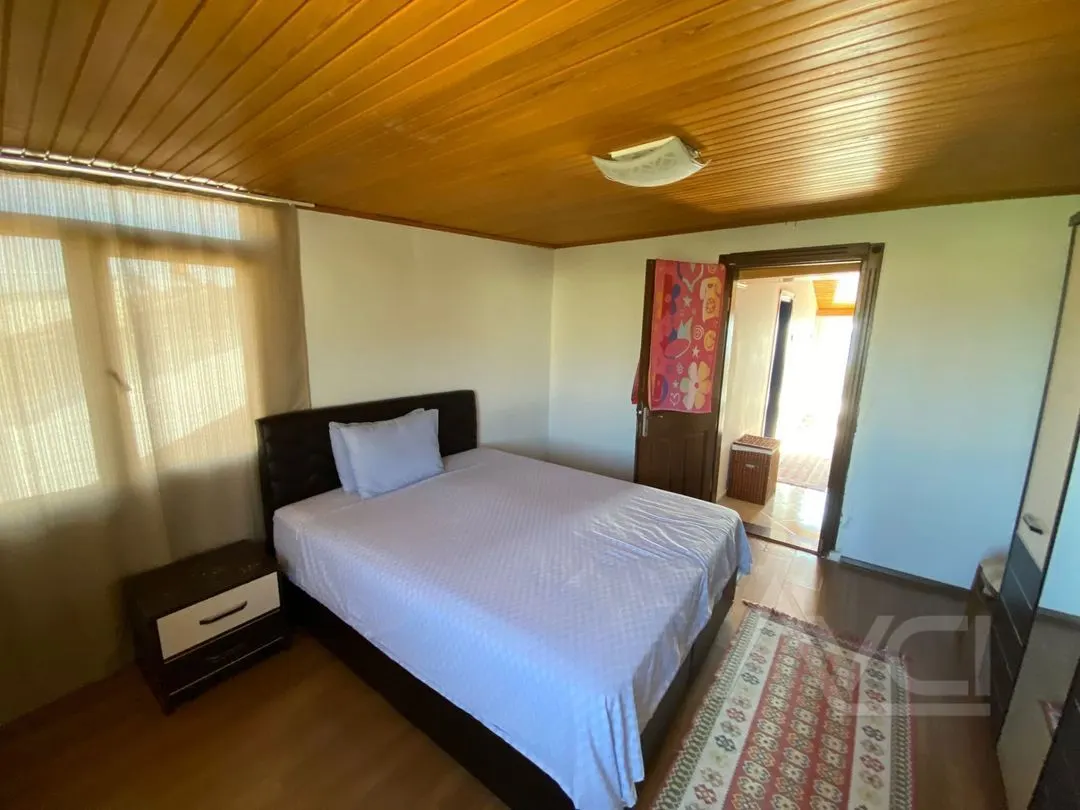 FENERDE DENİZE SIFIR 300M2 ARSA TAM MÜSTAKİL 5+1 VİLLA