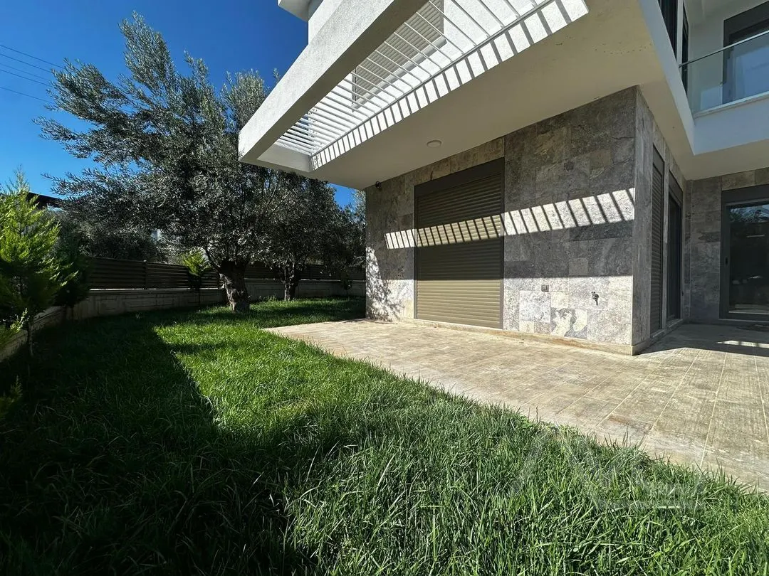 AVCI’DAN KÜÇÜKKUYUDA DENİZE 350MT GİRİŞTE ODALI MÜSTAKİL HAVUZLU