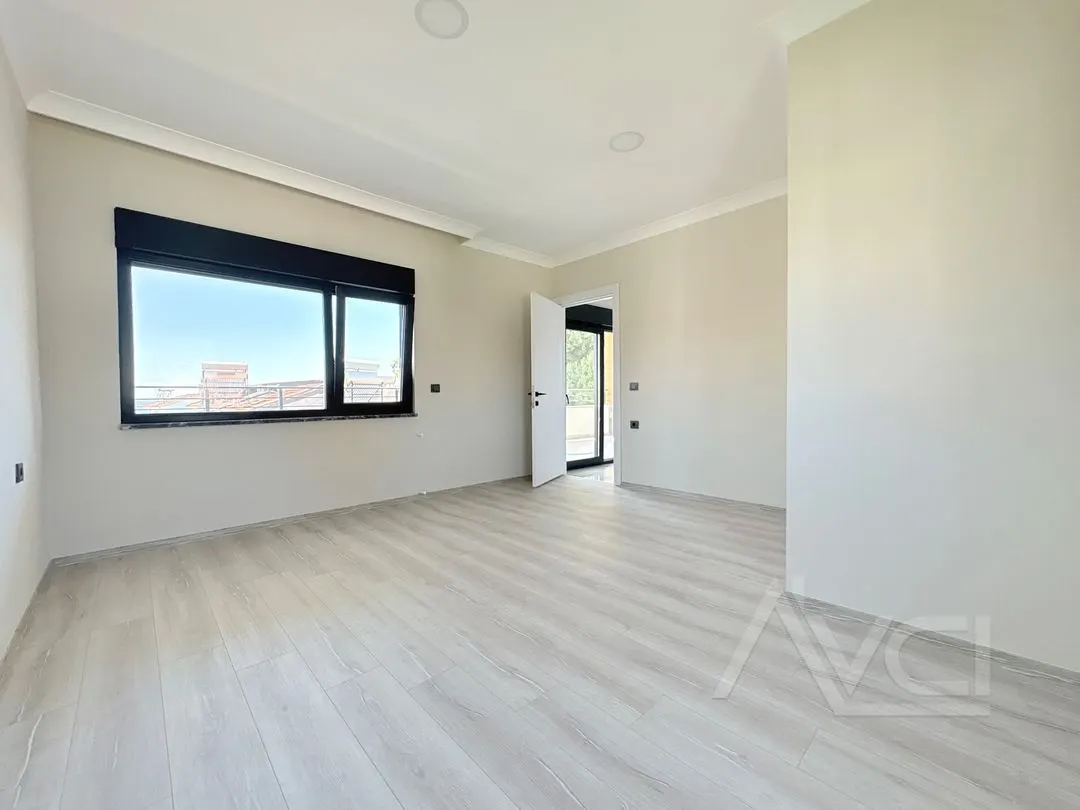 AVCI’DAN DENİZE 10 MT DENİZ MANZARALI 5+1 VİLLA