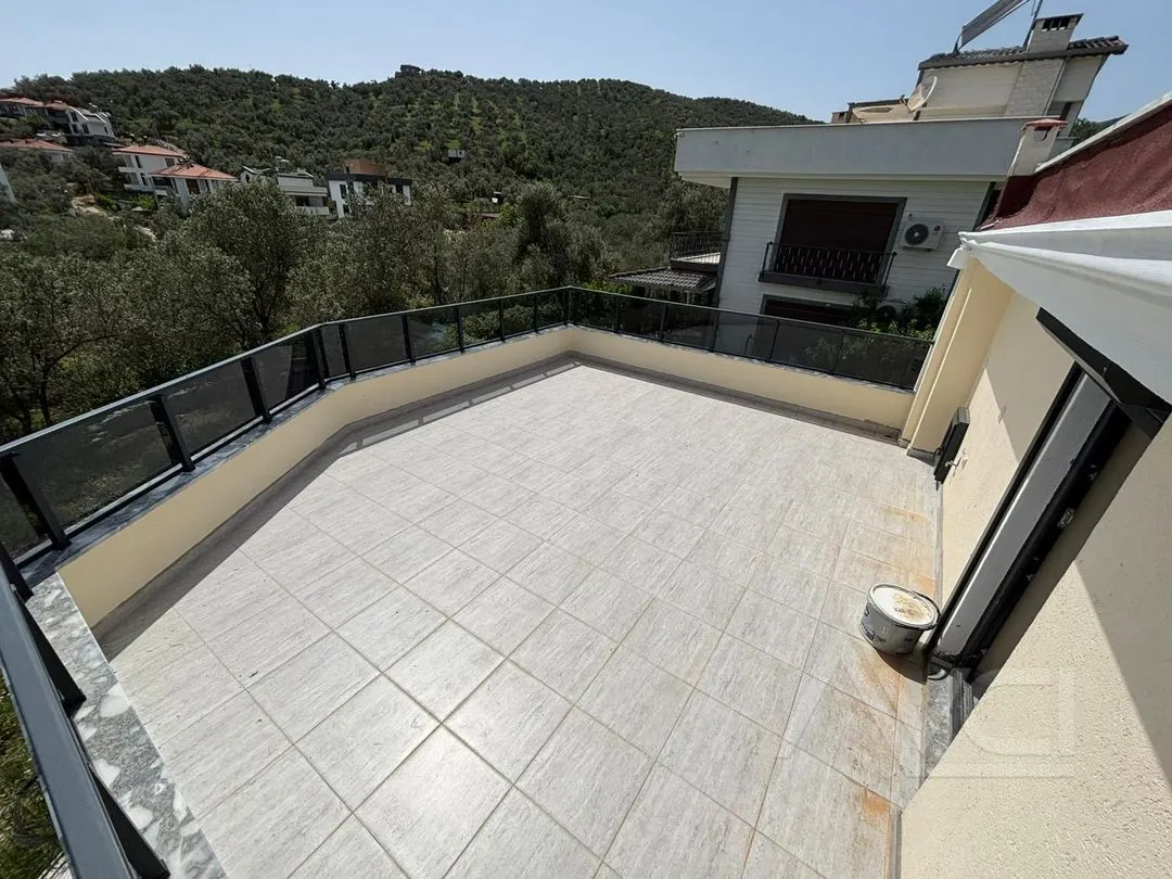 AVCI’DAN HATTUŞA KARŞISI DENİZ MANZARALI SIFIR 4+1 VİLLA