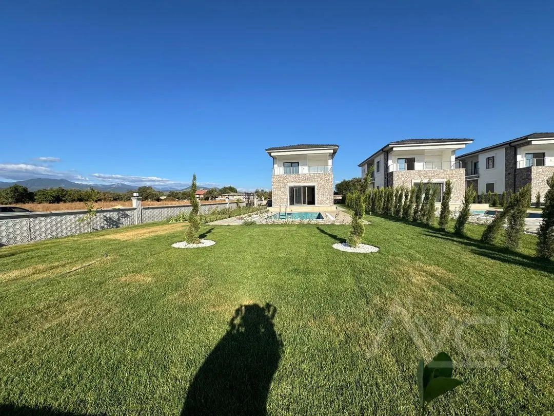 AVCI’DAN GÜRE-AKÇAY ARASI 600M2 ARSA MÜSTAKİL HAVUZLU LÜKS VİLLA