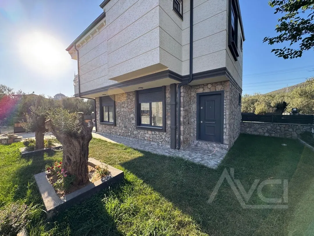 AVCI’DAN MIHLI’DA DENİZE 250MT MÜSTAKİL VİLLA