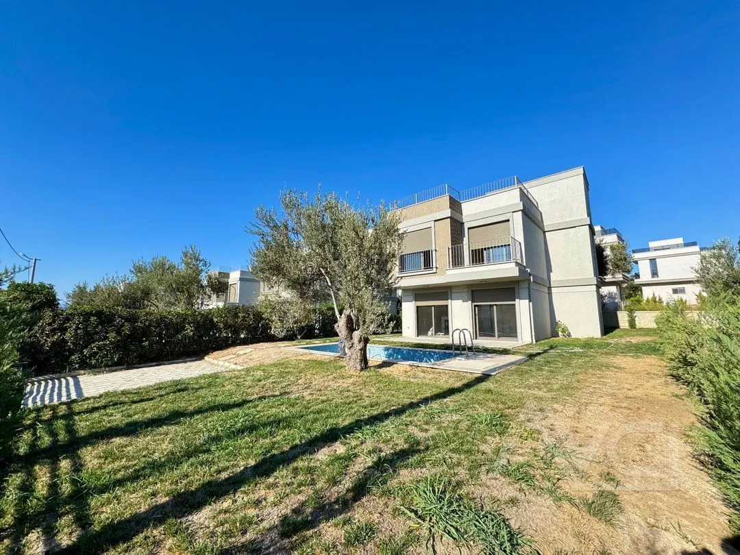 AVCI’DAN 375 M2 ARSALI TAM MÜSTAKİL HAVUZLU VİLLA-DENİZE 400MT