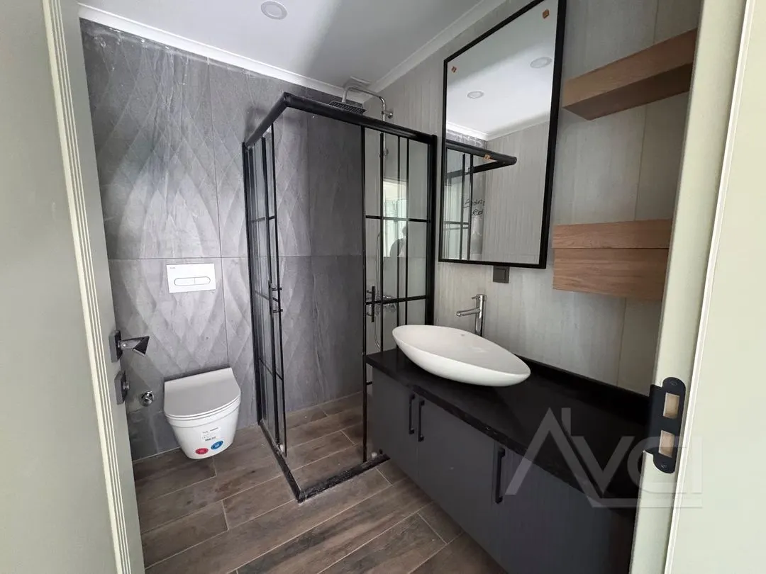 AVCI’DAN NARLI ALTINDA 5+1 DENİZE 100MT İKİZ VİLLA