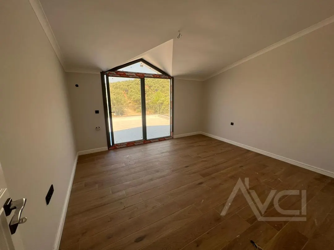 AVCI’DAN 660M2 ARSALI MÜSTAKİL HAVUZLU DENİZ MANZ VİLLA