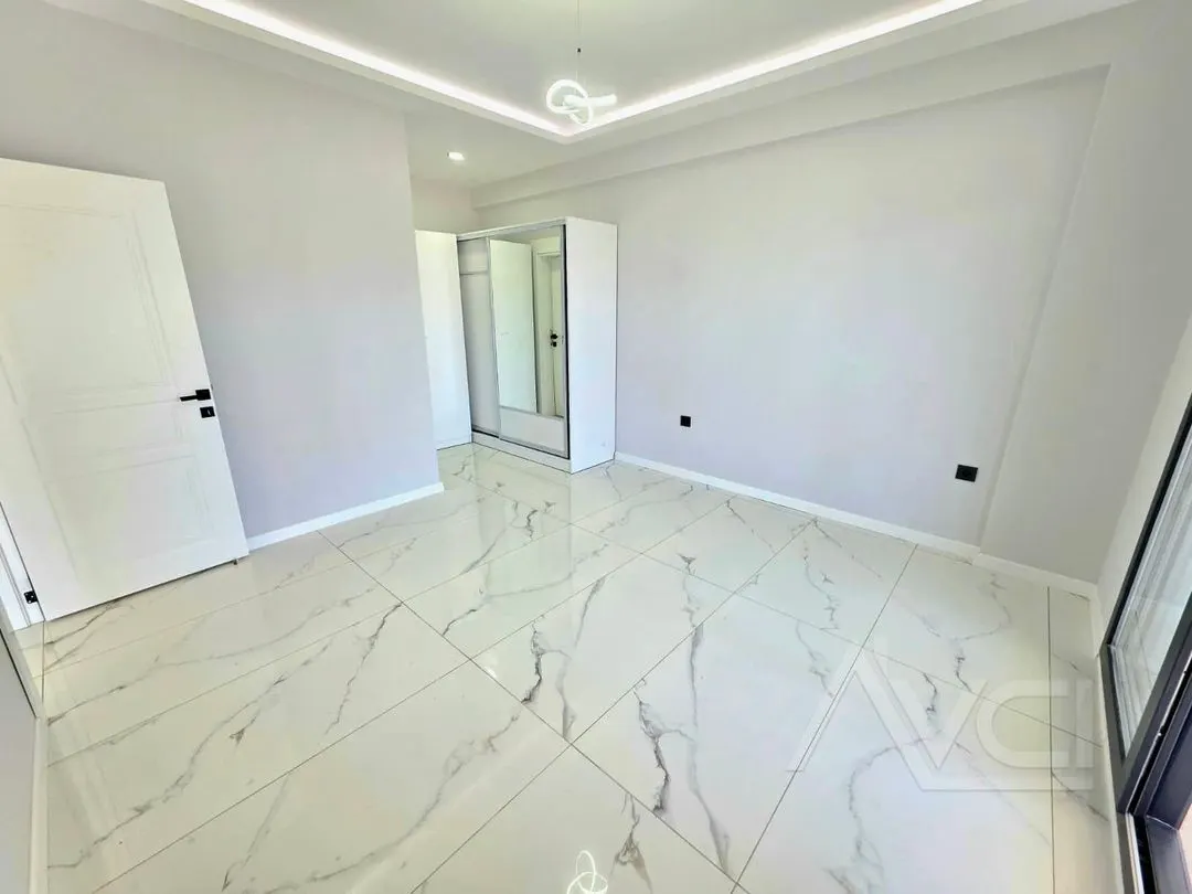 AVCI’DAN 4+1 GİRİŞTE ODALI AYRI MUTFAK DENİZE 350MT VİLLA