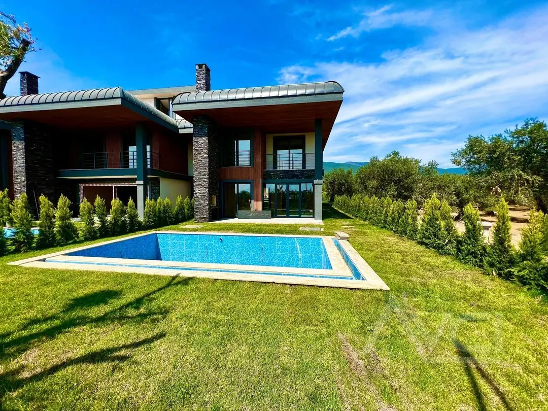 OTELLER CİVARINDA 320M2 ARSALI 4+1 MÜSTAKİL HAVUZLU VİLLA