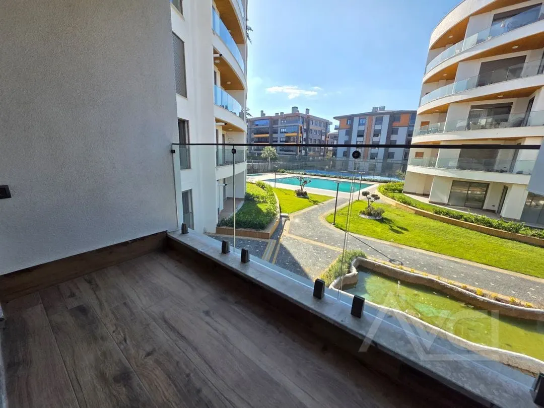 AVCI'DAN ÖREN MODERN'DE YETKİLİ HAVUZLU K.OTOPARKLI 1+1