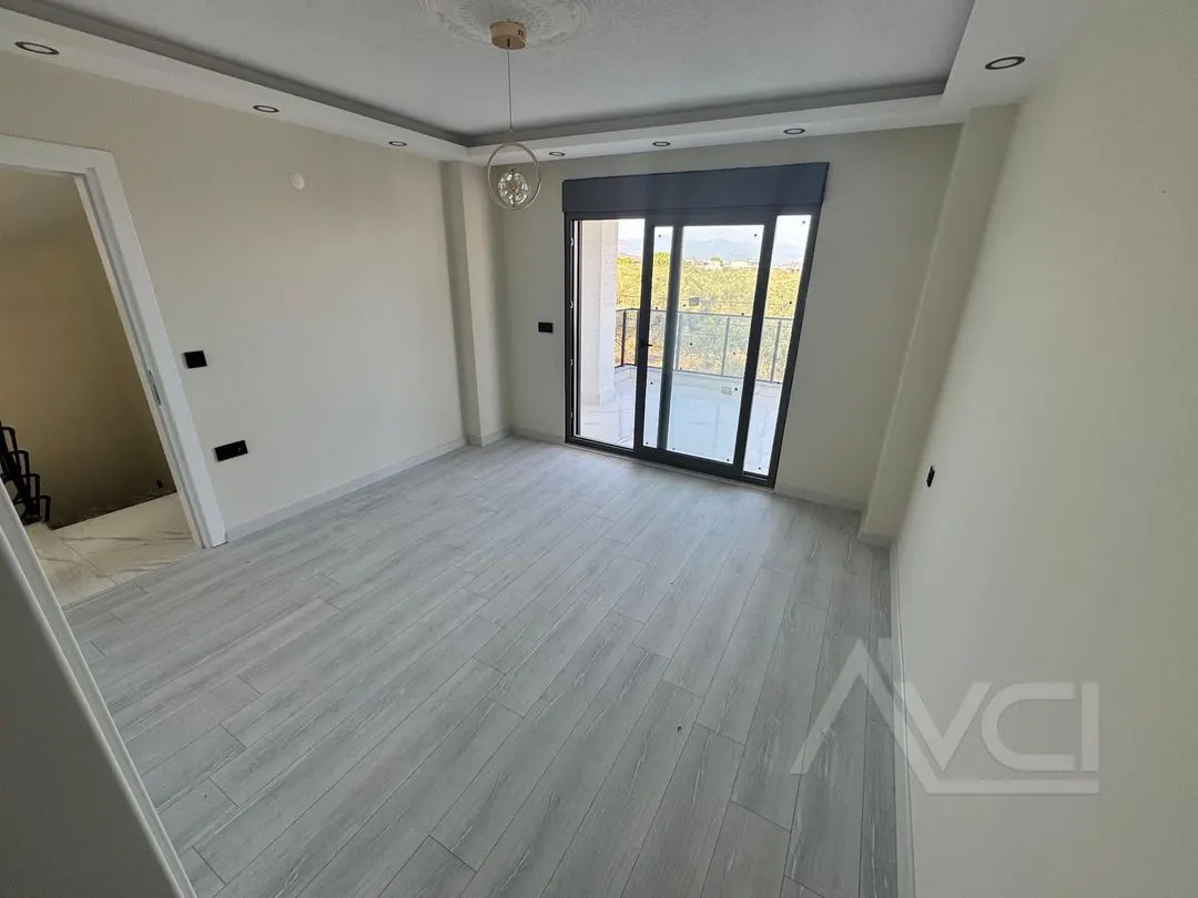 AVCI’DAN YOL ALTINDA DENİZ MANZARALI 4+1 VİLLA