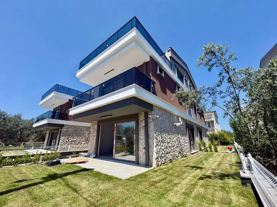 AVCI’DAN NARLI ALTINDA DENİZE 150MT 3+1 SIFIR VİLLA