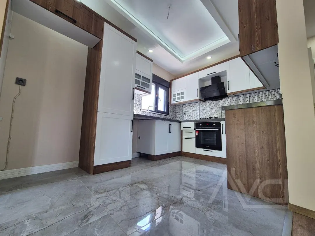 AVCI’DAN AKÇAY GÜRE ARASI DENİZE 750 MT LÜKS SIFIR 4+1 VİLLA
