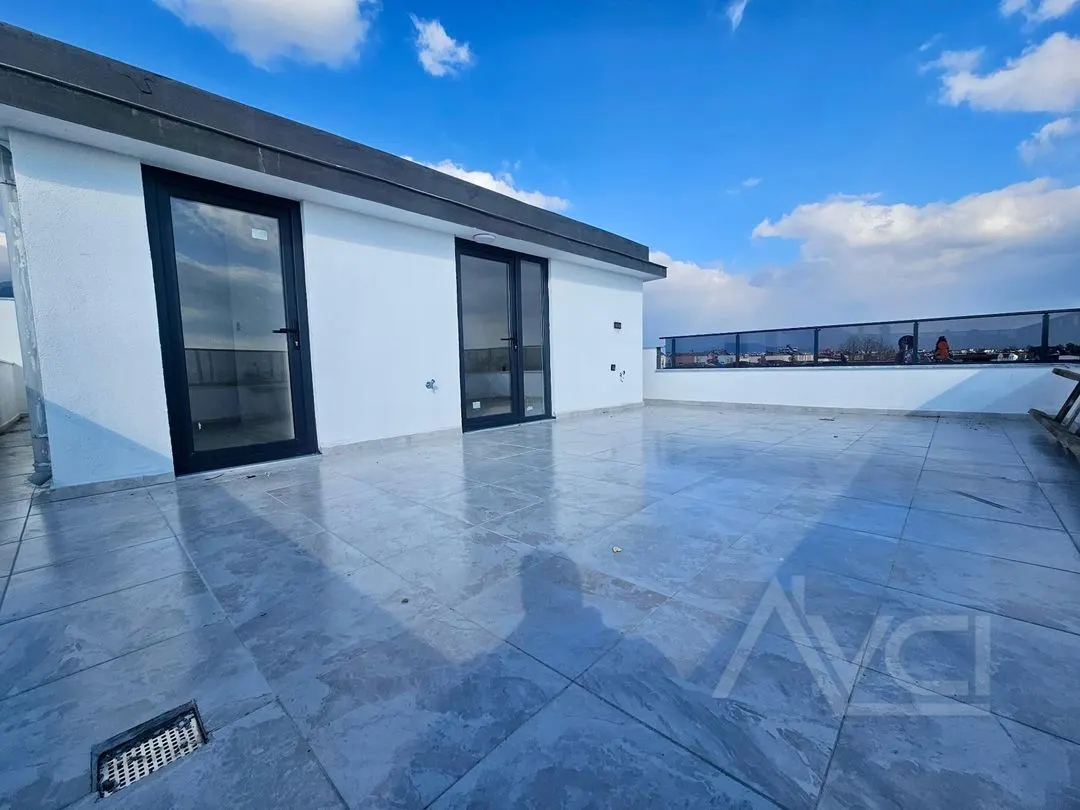 AVCI’DAN DENİZE 300 MT YOL ALTINDA 4+1 LÜKS VİLLA