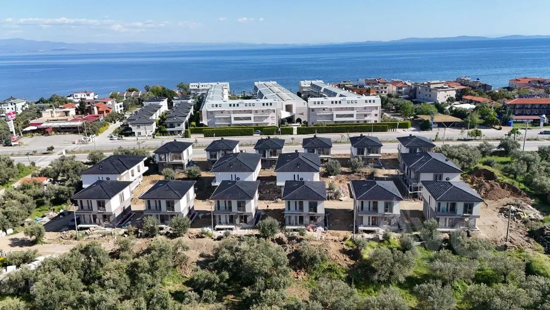 AVCI-YALI ADATEPE DENİZE 100MT HAVUZLU 6,000M2 İÇİNDE 4+1 VİLLA