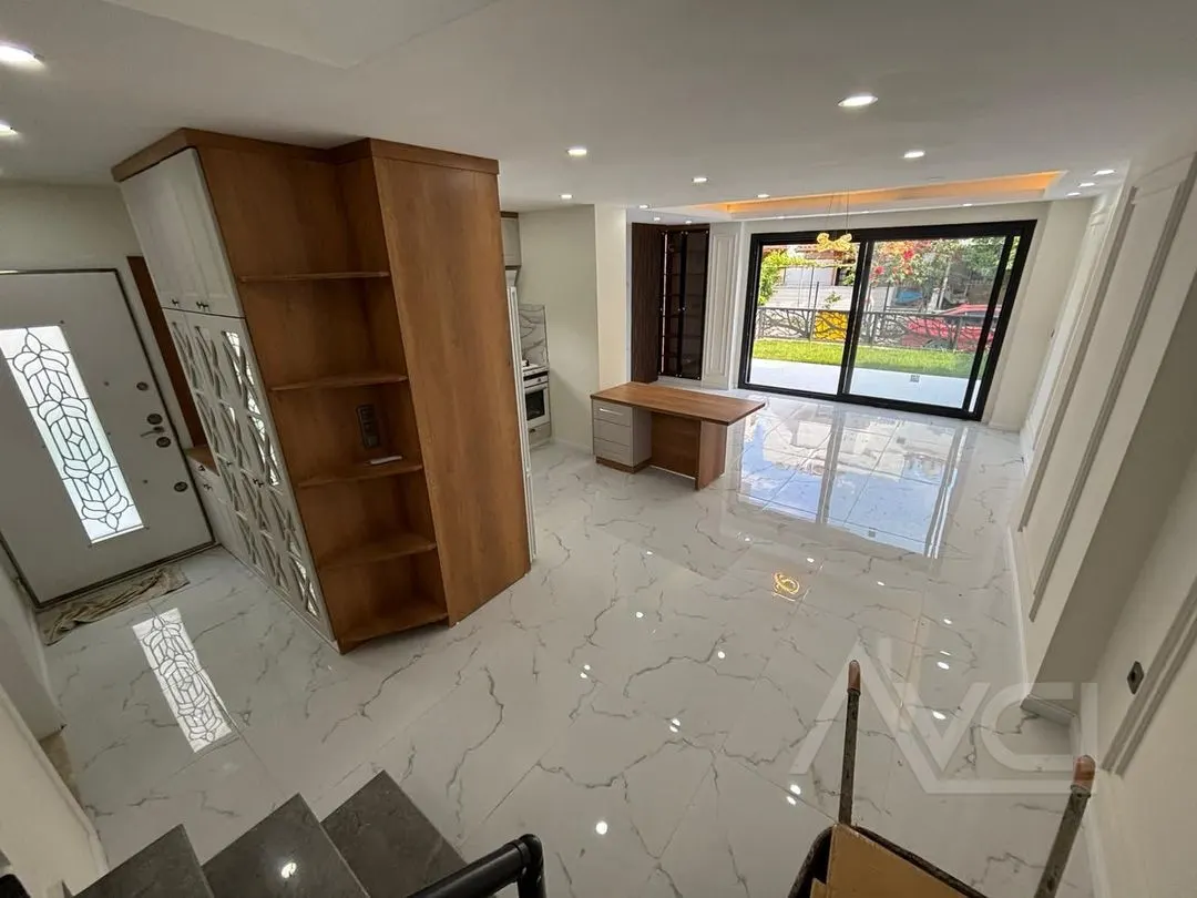 GÜRE DENİZE 30MT DENİZE 2. SIRADA SIFIR 4+1 VİLLA
