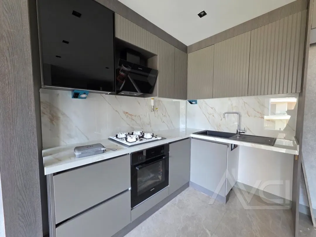 AVCI'DAN ÖREN MODERN'DE YETKİLİ HAVUZLU K.OTOPARKLI 1+1