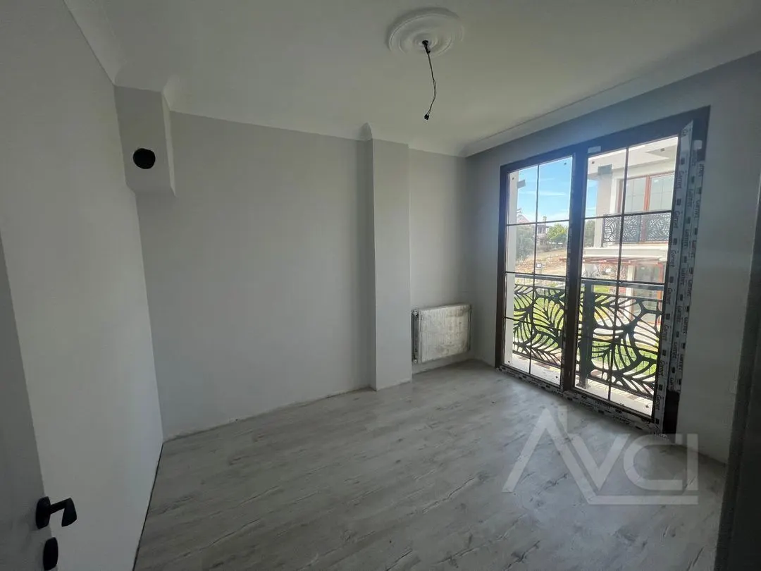 AVCI'DAN TAM MÜSTAKİL HAVUZLU DENİZE 200 MT SON 2 VİLLA