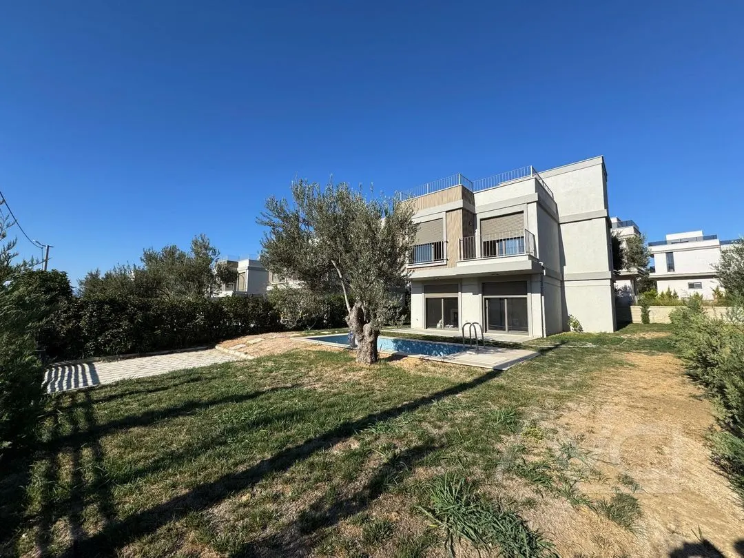 AVCI’DAN 375 M2 ARSALI TAM MÜSTAKİL HAVUZLU VİLLA-DENİZE 400MT